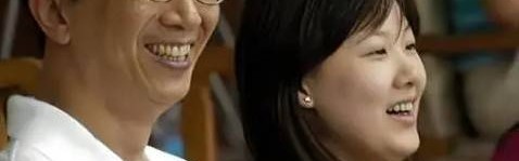 高赔率投注-恩爱24年抵不过现实！74岁梁锦松衰老明显，48岁伏明霞仍貌美如花|婚姻|人生|岁月|两人|圈层_新浪娱乐_新浪新闻