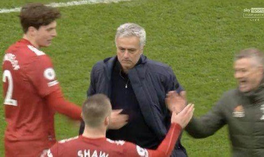 足球投注-林良锋：曼联快意复仇穆鸟，索尔斯克亚做对三件事