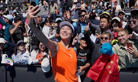 高赔率投注-澳网｜“不专注于网球”反倒接连赢球，王欣瑜靠着松弛感成为三十二强中国独苗|大满贯|wta250|奥斯塔彭科|女单|比赛_新浪体育_新浪新闻