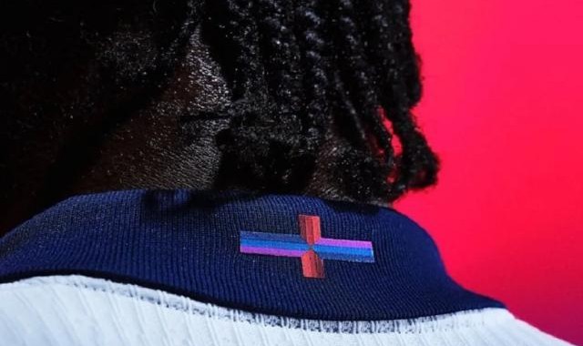 三狮欧洲杯战袍爆改国旗颜色，政客、名宿怒向耐克